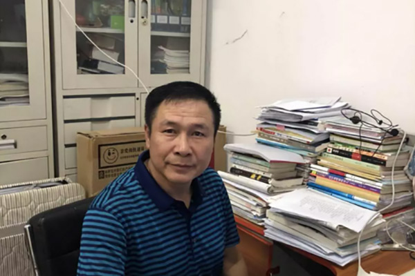 【k8.com名师】每天早晨5:30 到班 等学生到来