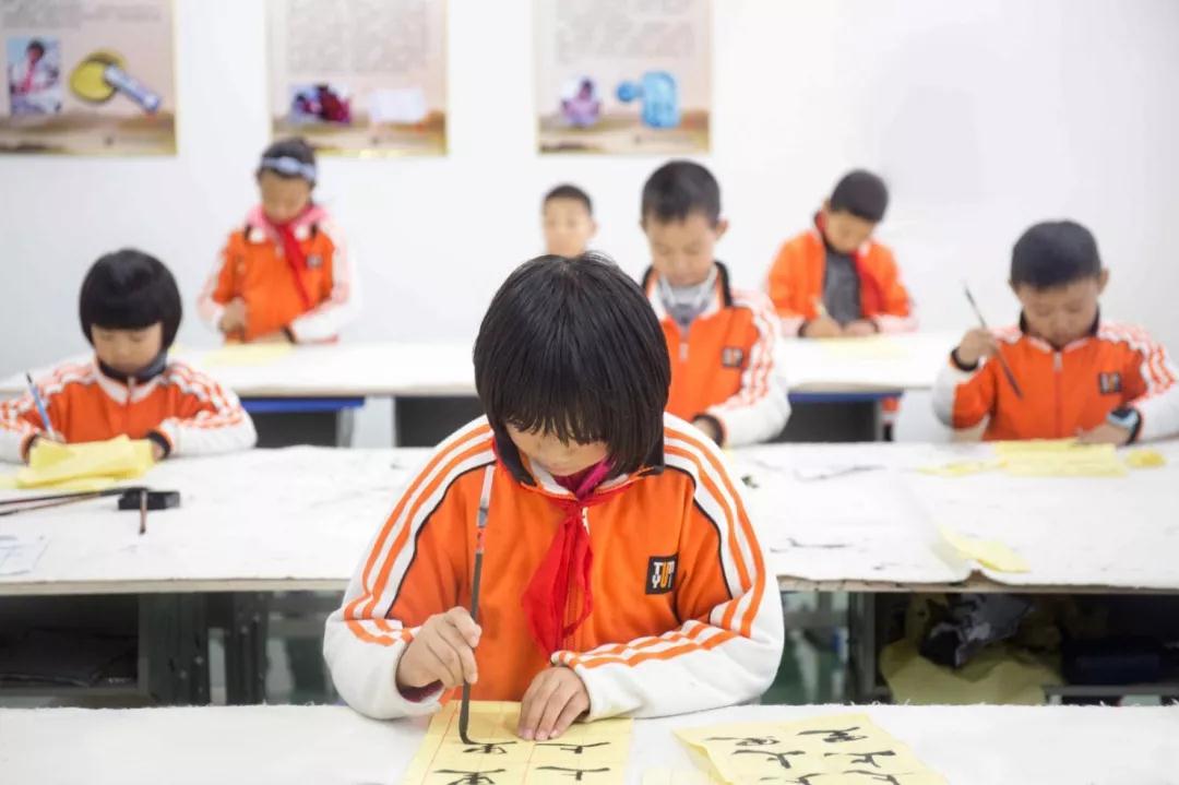 k8.com·(中国区)官方网站联合百度好看视频，助力中高考生“在线冲刺”！